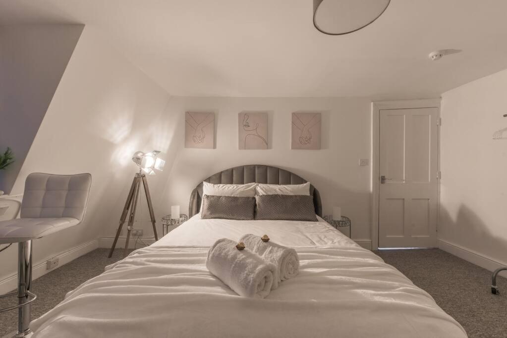 Parade Gardens Boutique Apartments- Central, Grade I Listed, 4K Tvs, Hidden Views Bath Exterior photo