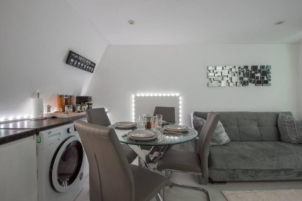 Parade Gardens Boutique Apartments- Central, Grade I Listed, 4K Tvs, Hidden Views Bath Exterior photo